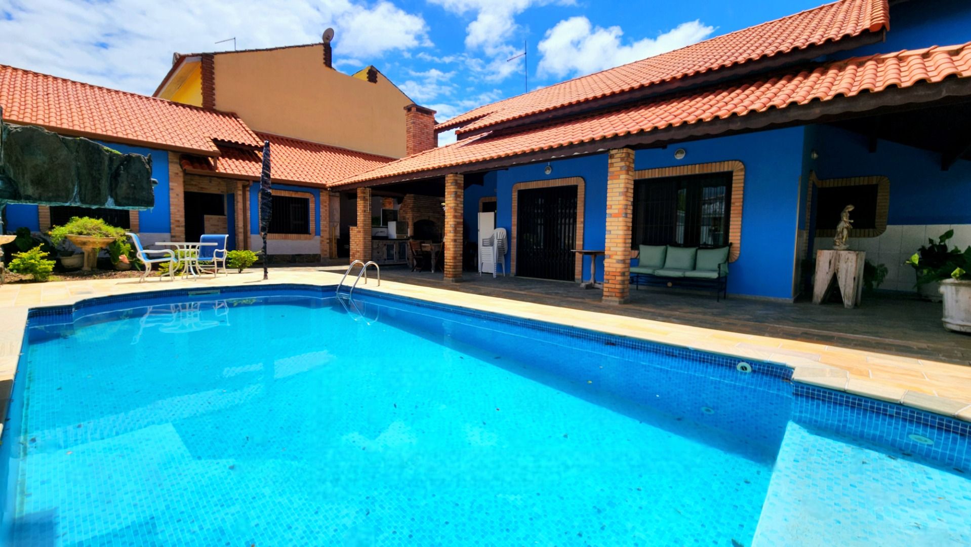 casa CA0996 em Centro